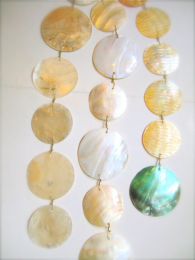 Shell Bead Curtain,Room Divider Partitions,High-End Living Room Partitions,Living Room Interior Design,Glass Beads Curtain,Door Bead Curtain,Room Dividers,Shell Hanging Curtain,Shell Beads,Bead Curtain Sea Shells,Memories Of A Butterfly,Shell Jewelry Ideas